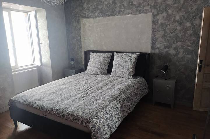 Gîte pour 4 personnes, avec terrasse à Saint-Lothain - 2