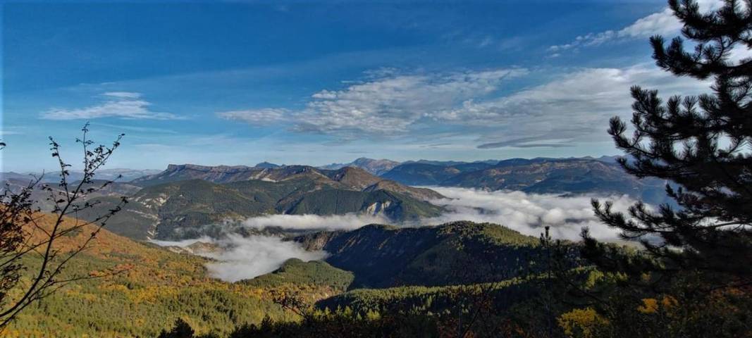 Location de vacances pour 8 personnes, avec piscine et terrasse ainsi que jardin et vue à Barrême - 3