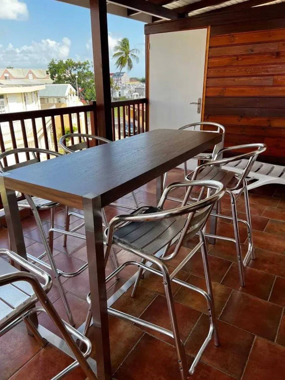 Ganze Wohnung, Modernes Apartment in Le Moule mit Terrasse und Garten in Le Moule, Guadeloupe