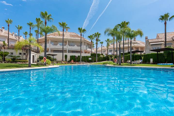 Ferienhaus mit Meerblick für 8 Personen, mit Kinderpool und Balkon