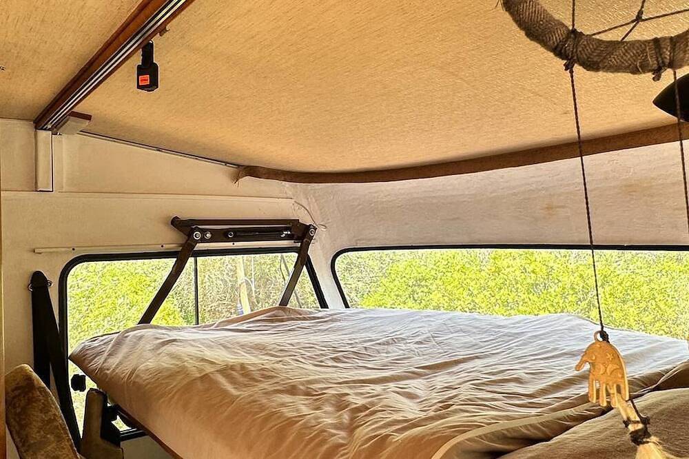 Pauls Wohnwagen für 4 - Sehen Sie die Pferde vom Bett aus in Barão de São João, Bensafrim e Barão de São João