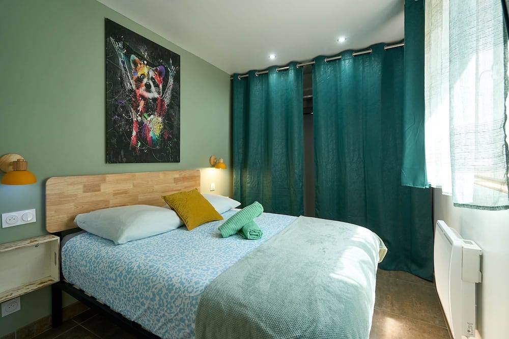 Appartement entier, Confort & Calme – T2 Climatisé avec Cour centre in Carcassonne, Région de Carcassonne