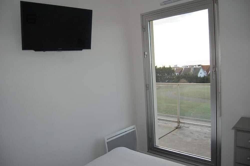 Ganze Wohnung, Apartment with 180-degree sea view, Calais beach 200 meters away. in Calais, Calais und Umgebung