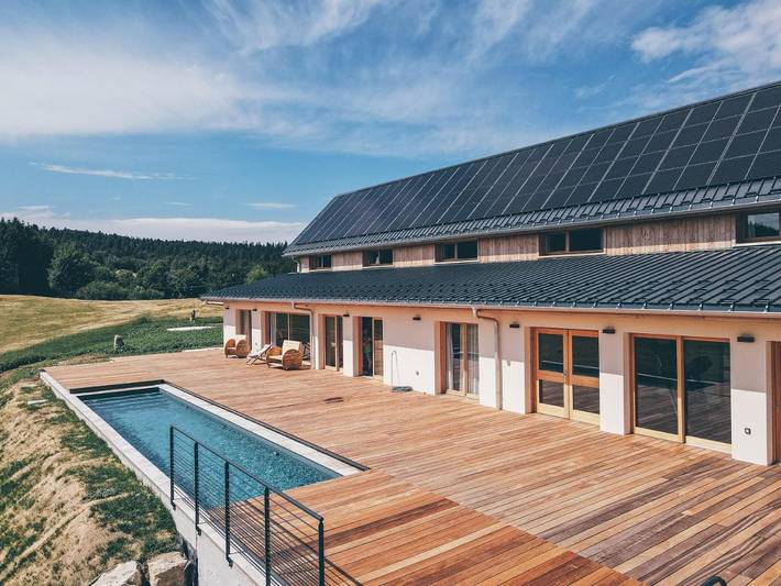 Hôtel pour 17 personnes, avec jardin et piscine ainsi que sauna et vue