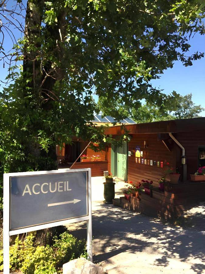 Maison d’hôte pour 4 personnes, avec Terrasse et Jacuzzi ainsi que Jardin et Piscine à Dourgne