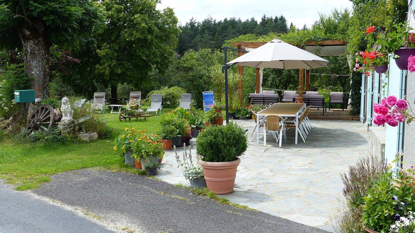 La Ferme du Garnasson - Chambre Cassis in Doranges, Parc Naturel Régional Livradois-Forez