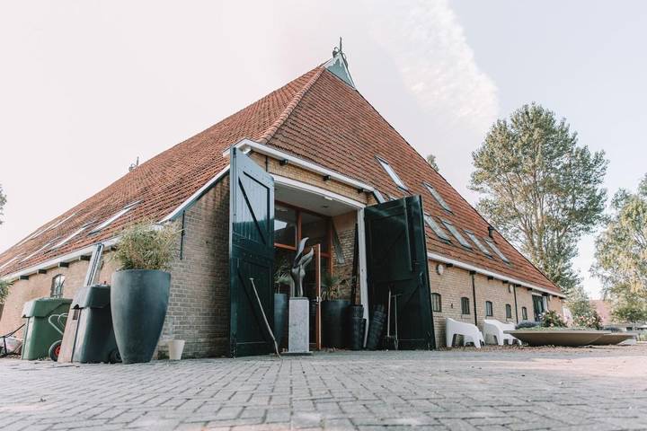 Bed and Breakfast für 6 Personen, mit Whirlpool und Terrasse sowie Garten und Pool in Harlingen