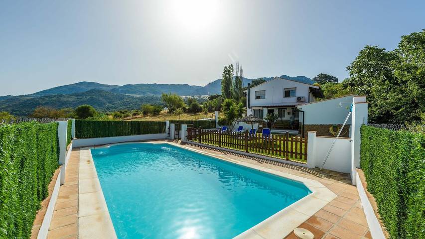 Casa rural para 8 personas, con piscina en Serranía de Ronda