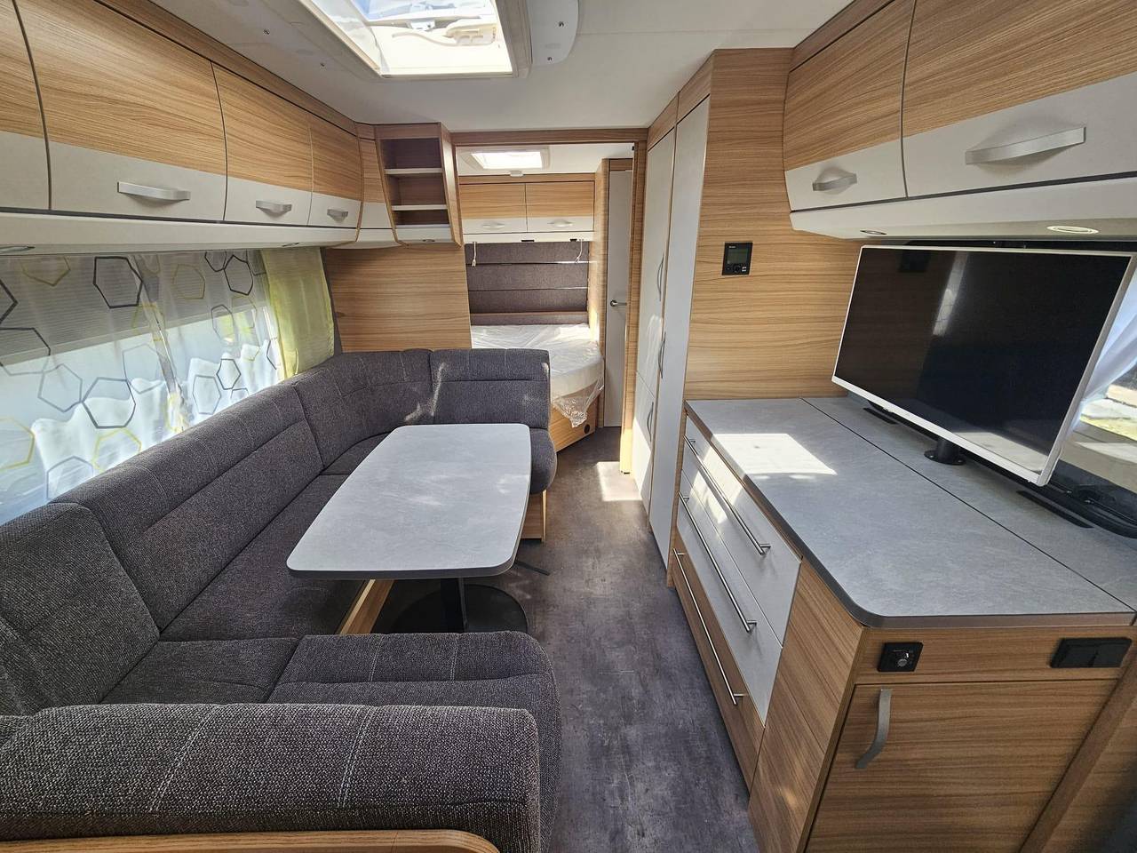 Mietwohnwagen Season Camper für max 4 Personen in Pfedelbach, Hohenlohe