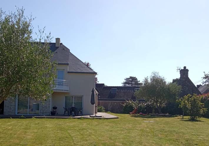 Gîte pour 4 personnes, avec terrasse et jardin à Locoal-Mendon - 2