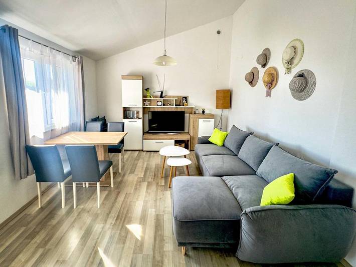 Appartement de vacances pour 5 personnes, avec vue et jardin