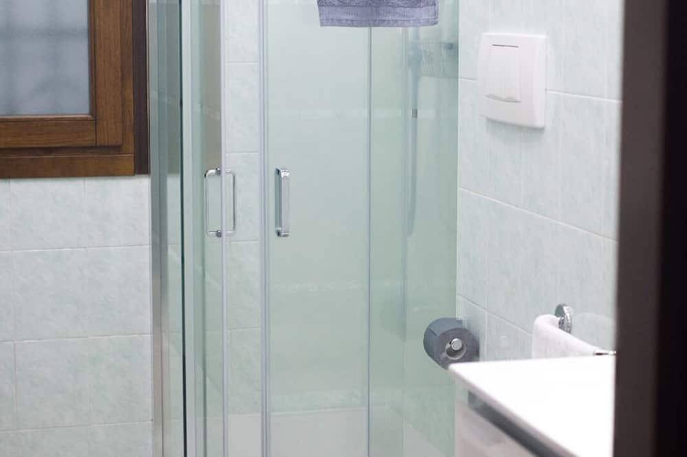 Entire apartment, Flor, an oasis of tranquility within walking distance of everything in Montegrotto Terme, Euganean Hills