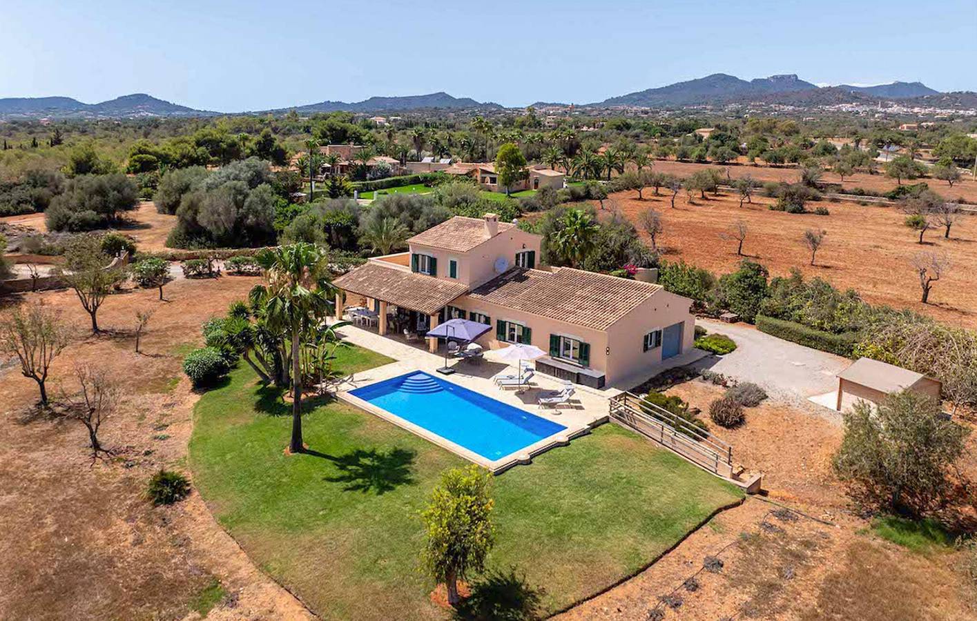 Cala Mitjana Oasis avec piscine et barbecue in Cala d'Or, Santanyí