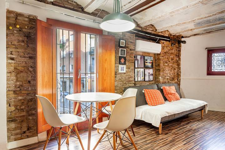 Gehele studio, Studio Appartement 'Loft 1º met Dakterras' met Wi-Fi en Airconditioning in Valencia City Centre, Valencia