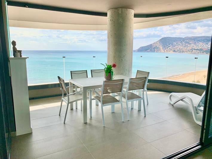 Apartamento de vacaciones para 6 personas, con vistas al mar además de piscina y terraza - 1