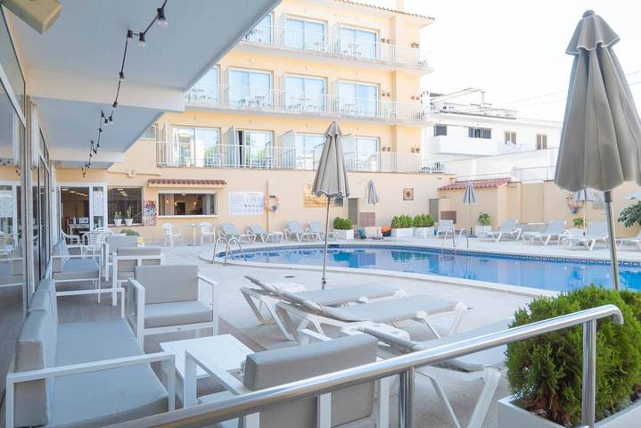 Hôtel pour 2 personnes, avec piscine et terrasse, animaux acceptés