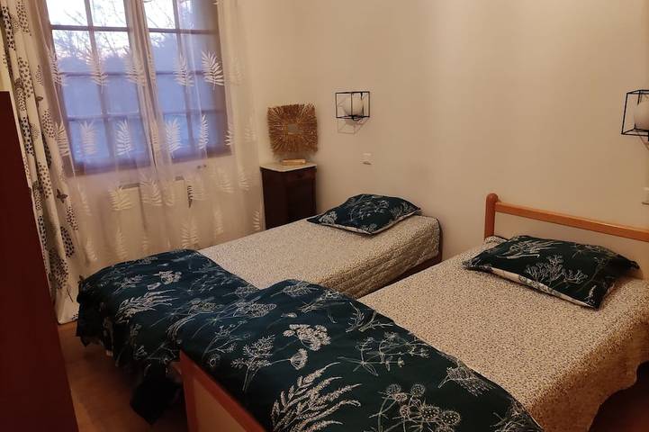 Location de vacances pour 8 personnes, avec piscine ainsi que jacuzzi et terrasse à Pont-Saint-Esprit - 4