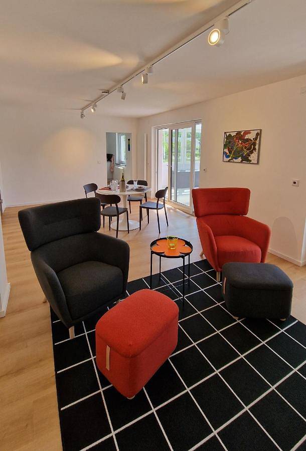 Ferienwohnung für 2 Personen, mit Balkon und Terrasse sowie Garten und Ausblick