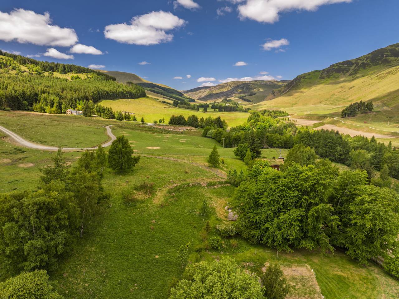 Cragdhu Log Cabin in Glenshee, Cairngorms National Park