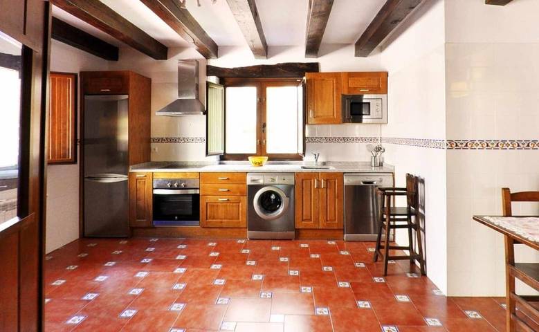 Chalet para 27 personas, con Balcón además de Terraza y Jardín en Valle de Baztan - 2