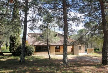 Cottage pour 4 personnes, avec piscine et jardin à Chauzon