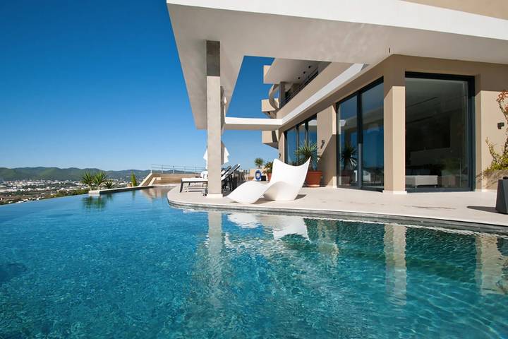Villa pour 8 personnes, avec Balcon ainsi que Jacuzzi et Jardin à Cap Martinet