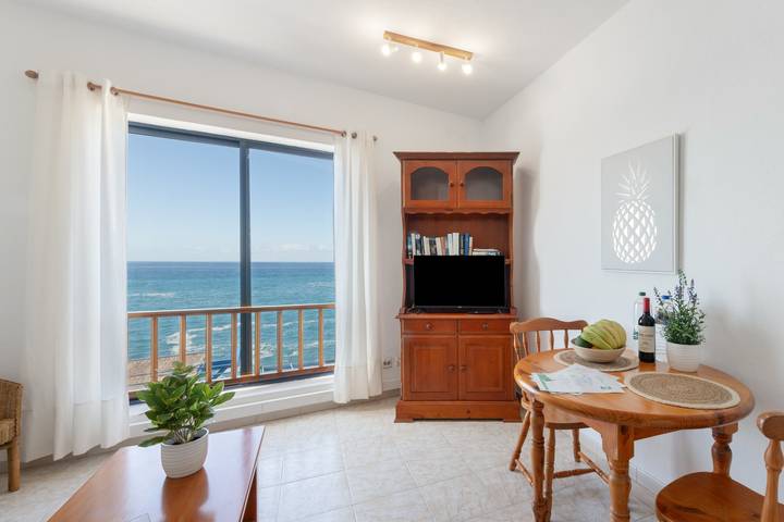 Apartamento entero, Apartamento 'La Bayana - 4' con vistas al mar, piscina compartida y Wi-Fi in Puerto Naos, Los Llanos de Aridane
