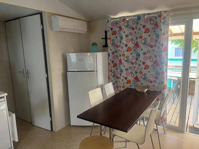 Camping pour 5 personnes, avec Terrasse et Jardin ainsi que Piscine et Vue dans Drôme provençale - 4