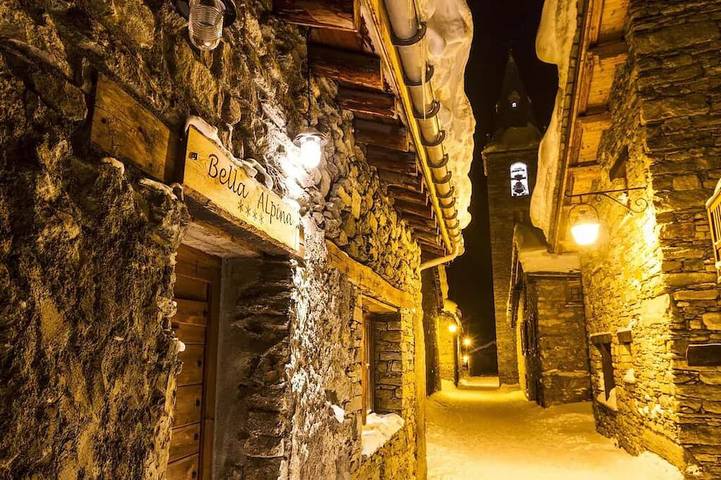 Chalet pour 12 personnes, avec jardin ainsi que sauna et jacuzzi à Bonneval-sur-Arc