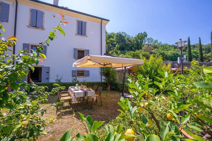 Gîte pour 5 personnes, avec jardin et piscine à Colognola ai Colli - 2