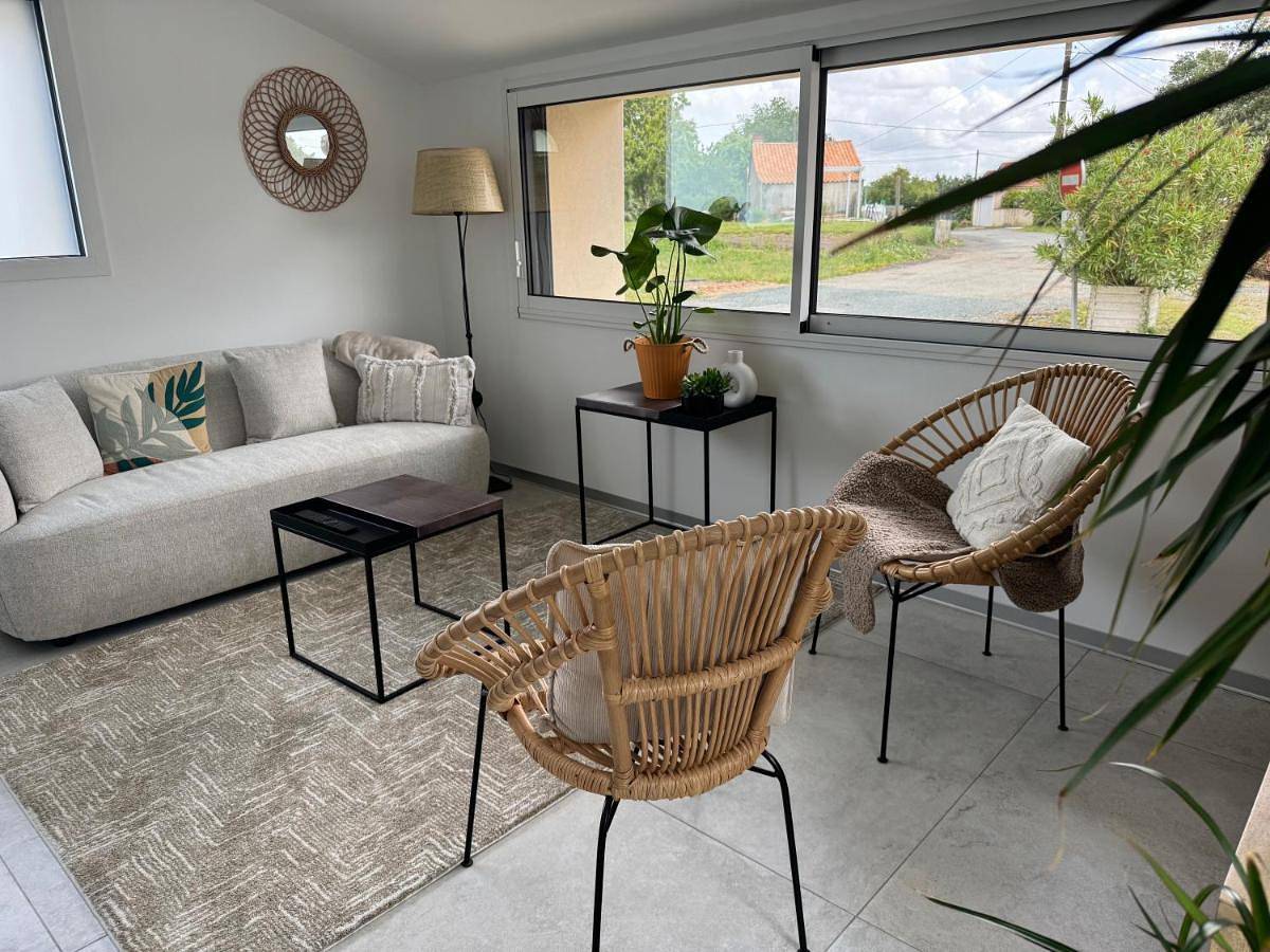 Two-Bedroom House in Nesmy, Région de La Roche-sur-Yon