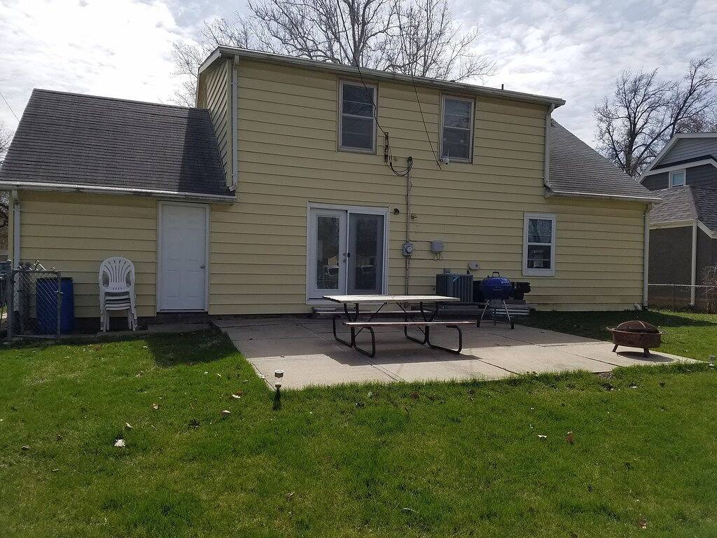 Clean & Safe Central Omaha Home Near Childrens Hospital, Walkable Eats, Fire Pit in Omaha, Nebraska