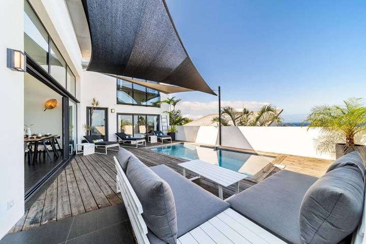 Location de vacances pour 6 personnes, avec jardin ainsi que piscine et balcon dans Grands-Bois - 2