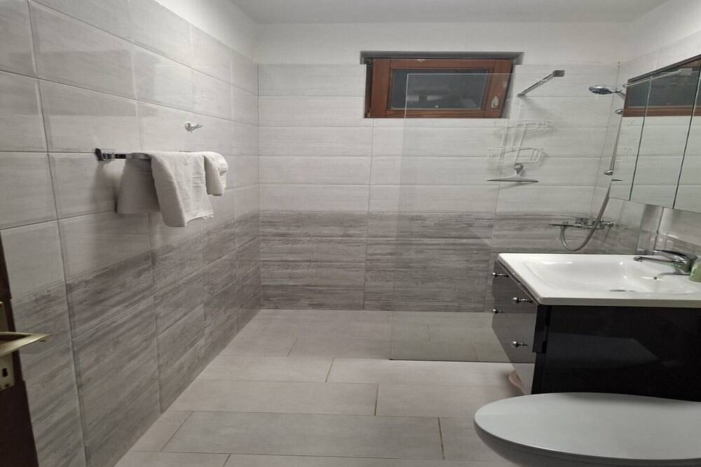Ganze Wohnung, One bedroom Apartment with Sea View and Balcony in Ston, Dubrovnik-Neretva
