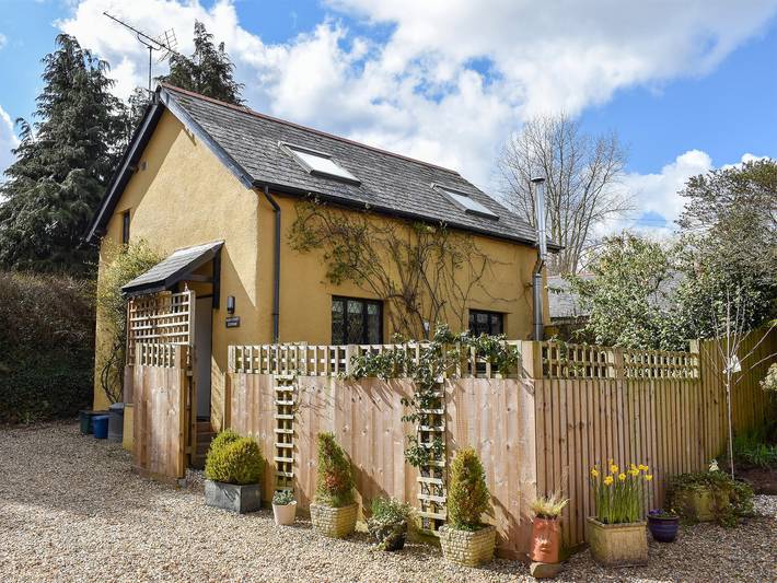 Barn Court Cottage in Washfield, Devon