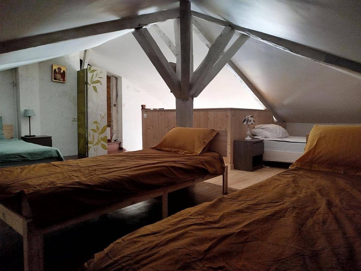 Twin Room in Nogaro, Gers