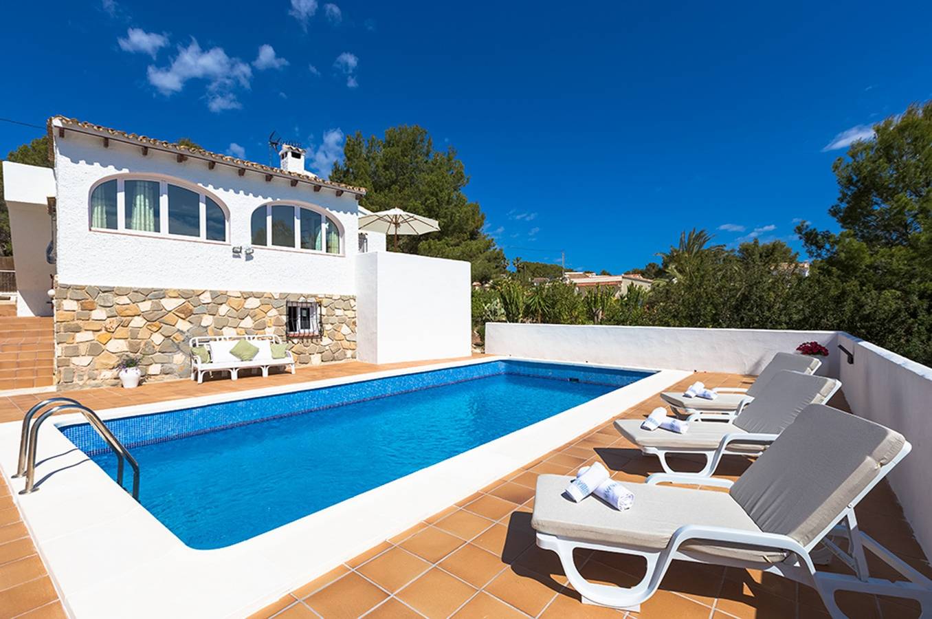 Milou in La Fustera, Benissa