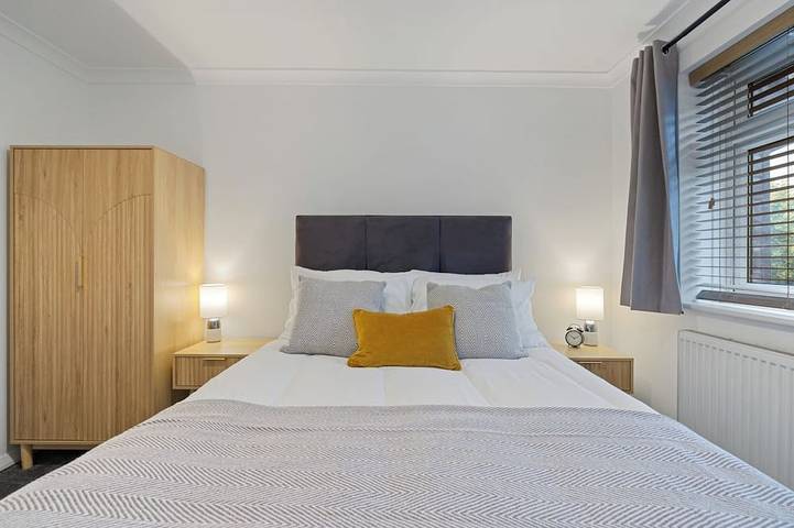 Entire apartment, The Hideaway - Perfect for professionals, contractors and leisure guests in Ash (Guildford), Guildford