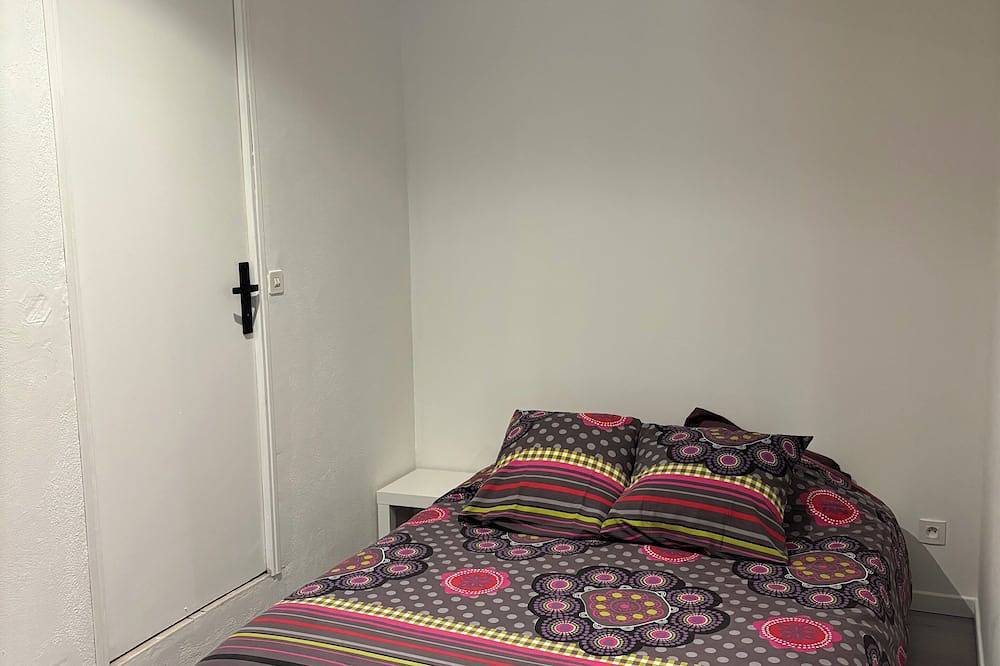 La Cigalière 1 : charming T1 bis of 32 m2 in Solliès-Ville, Toulon regio