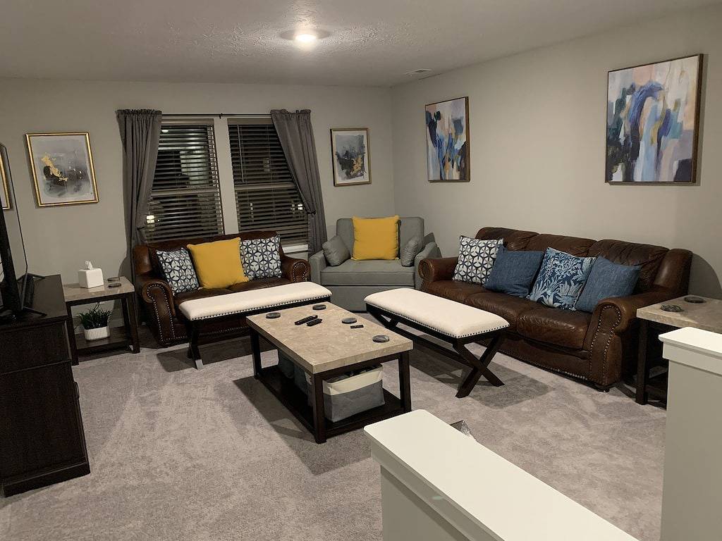 Spacious Home Near Grand Park & Chatham Hills: 3 Kings, 2 En-Suites & Pond View in Hamilton County