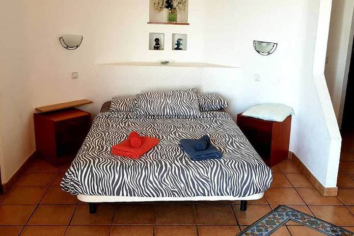 Appartement entier, Studio en front de mer avec Wi-Fi gratuit in Playa Paraíso, Adeje