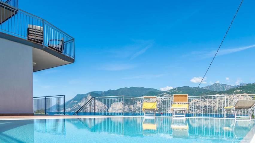 Hotel für 2 Personen, mit Pool und Whirlpool sowie Garten in Malcesine