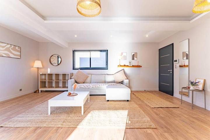 Villa pour 8 personnes, avec Balcon et Terrasse ainsi que Jardin et Vue à Toulouse