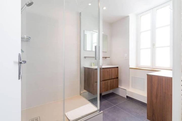 Gîte pour 7 personnes, avec terrasse dans Office De Tourisme De Dijon - 3