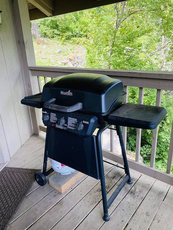 Flussblick \\ Abgeschieden \\ Flussblick / Zugang \\ Whirlpool \\ Wifi \\ Gaskamin in Blount County