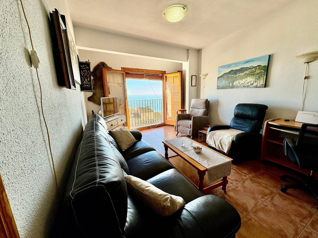 Entire apartment, Cozy Beachside Apartment with Balcony and AC in La Vila Joiosa, Costa Blanca