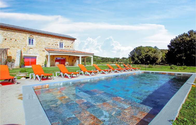 Location de vacances pour 10 personnes, avec piscine et jardin à Sauzet - 4