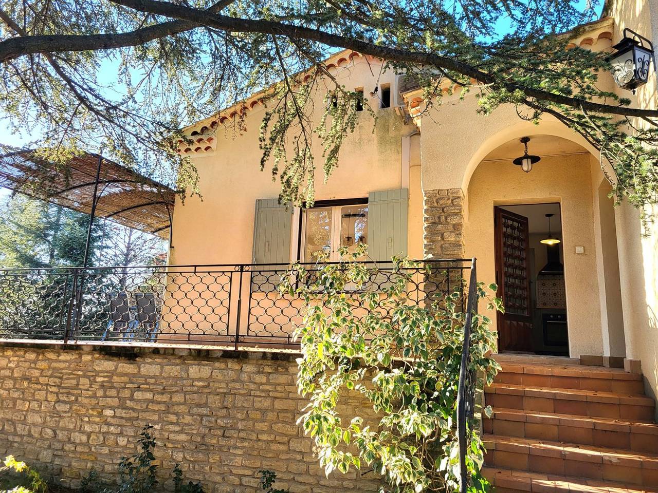 Gîte de charme - piscine chauffée - à pied du village in Saint-Saturnin-lès-Apt, Parc naturel régional du Luberon