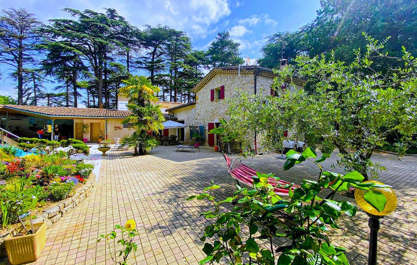Saulce-sur-Rhône Appartement met Zwembad, Garage & Tuin in Saulce-sur-Rhône, Valence en omgeving