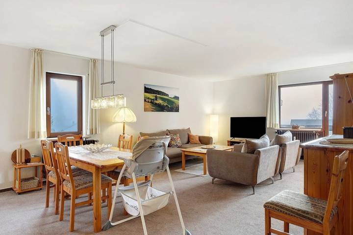 Entire apartment, Lotti Apartment with Mountain Views, Balcony, and Wi-Fi in Titisee (Titisee-Neustadt), Titisee-Neustadt